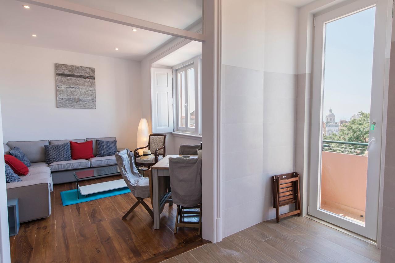 Lovelystay - Comfortable Apartment With River Views Лиссабон Экстерьер фото