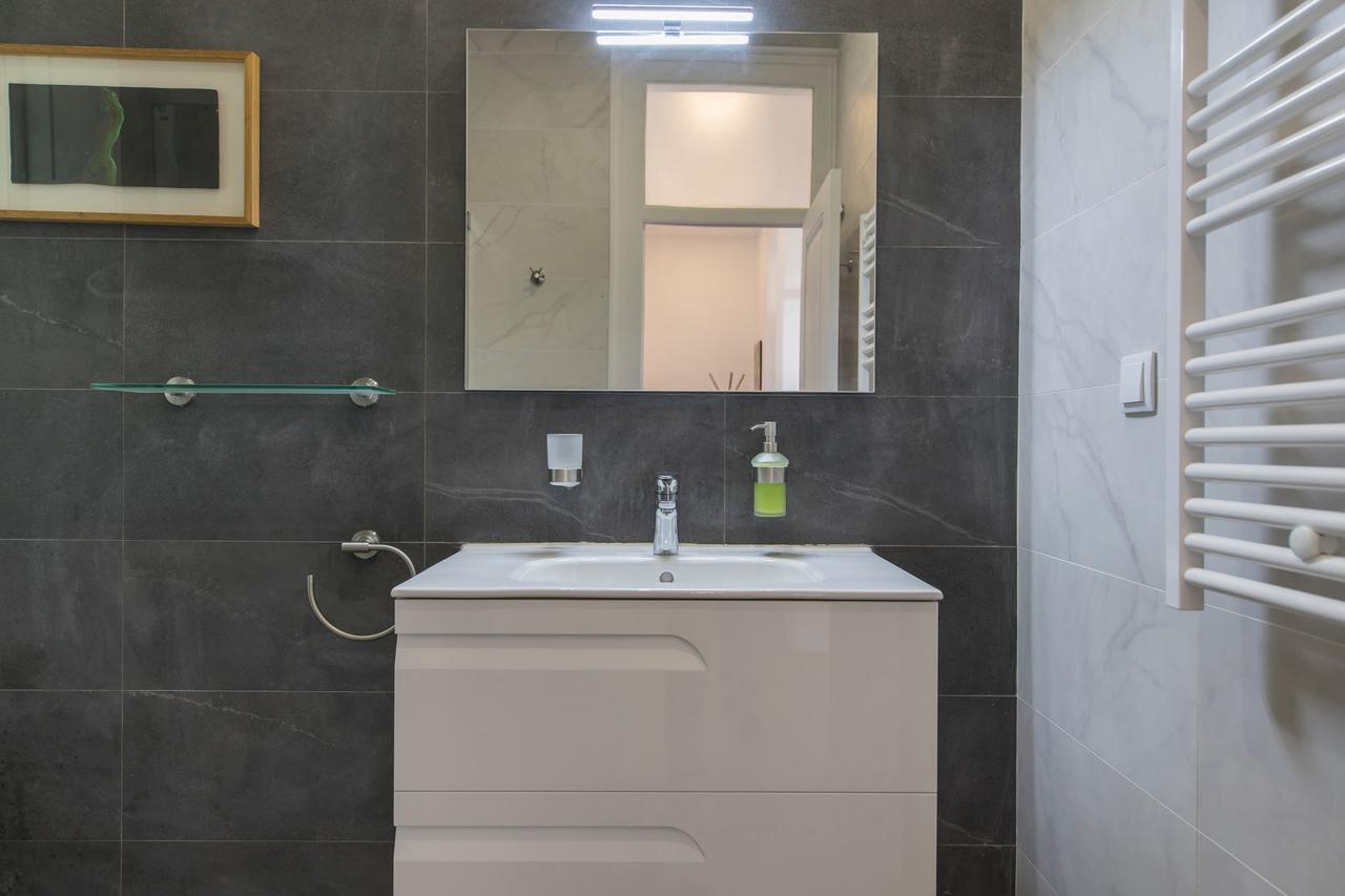 Lovelystay - Comfortable Apartment With River Views Лиссабон Экстерьер фото